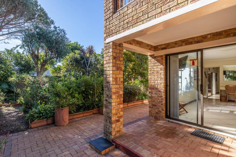 4 Bedroom Property for Sale in Bergvliet Western Cape